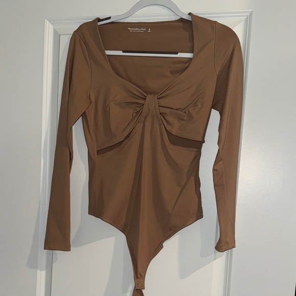 Abercrombie & Fitch Cocoa Twist Bodysuit - Picture 1 of 5